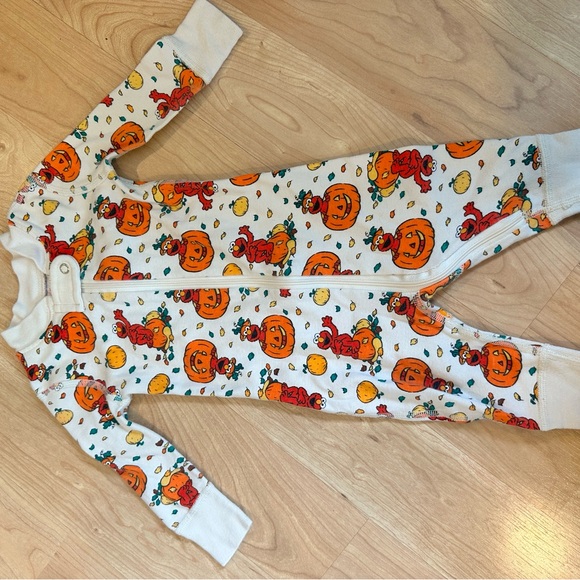Hanna Andersson Sesame Street Elmo & Pumpkin Print Onesie - Picture 2 of 5
